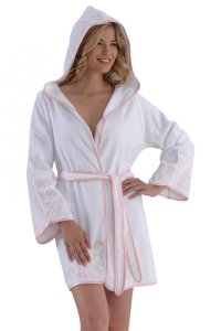 Soft Cotton Soft Cotton Krátký dámský župan RENGIN s kapucí Krátký dámský župan RENGIN s kapucí Bílá / lila výšivka M - 8698642012301